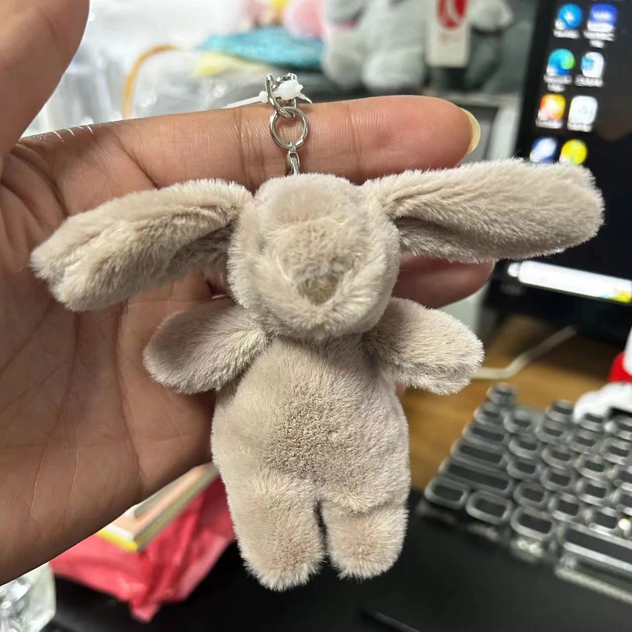 Porte-clés Lapin Mignon en Pel - Car Accessories Girl avis et prix